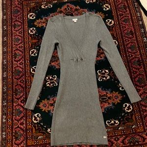 Light used long sleeve knit